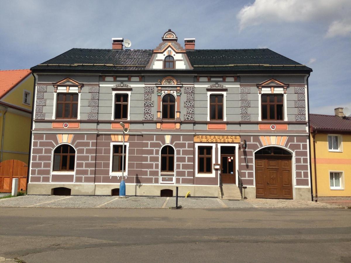 Hotel Restaurace U Kostela Marianske Radcice Exterior foto